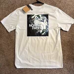 NEW The North Face Men’s Earth Day Box Tee Size Large